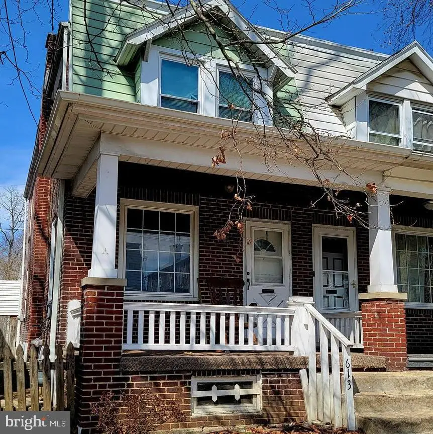 613 Crescent Ave, Reading, PA 19605 - #1