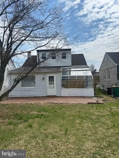 2151 Reading, Reading, PA 19609 - #3