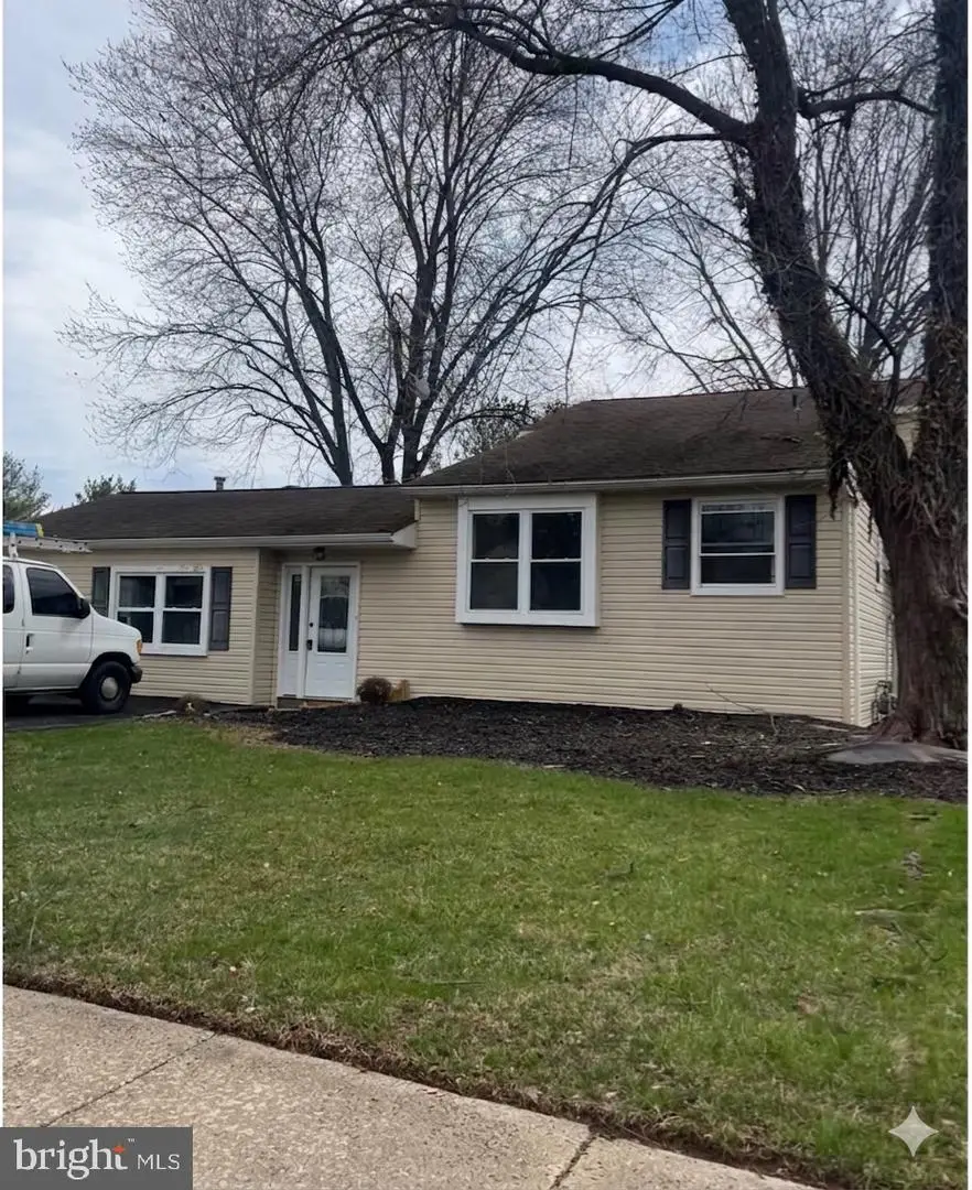 345 Wisteria Ave, Reading, PA 19606 - #1