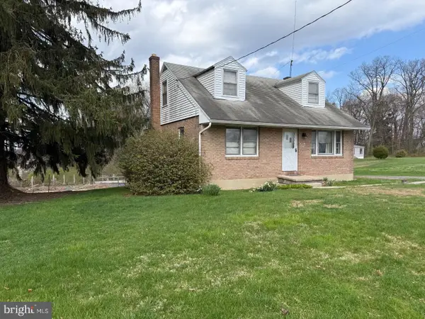 525 Mohns Hill Rd, READING, PA 19608