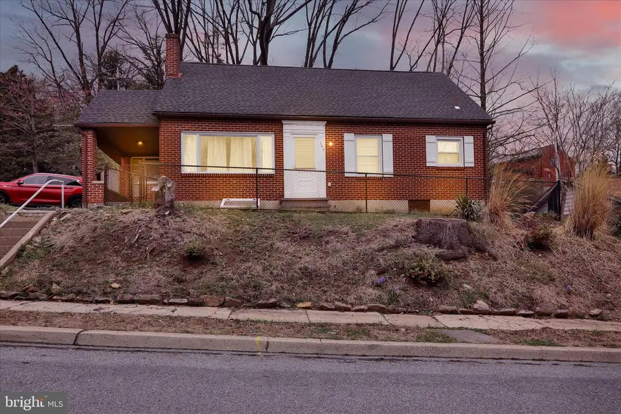 1815 Holly Rd, Reading, PA 19602 - #2