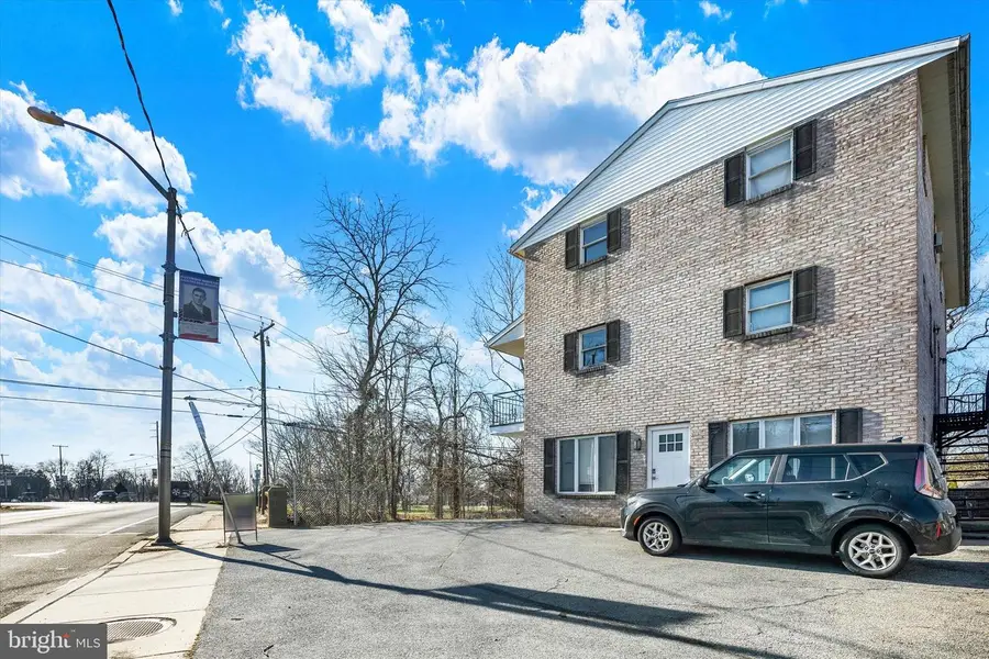 219 W Main St, Fleetwood, PA 19522 - #2