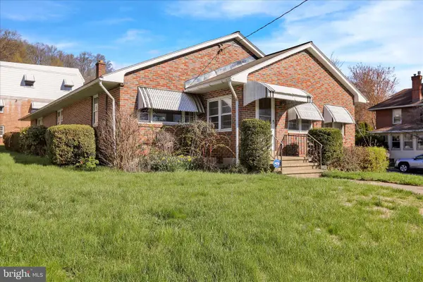 606 Carsonia Ave, READING, PA 19606