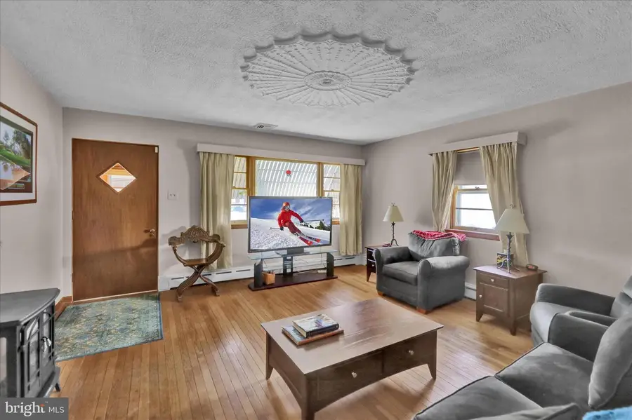 606 Carsonia Ave, Reading, PA 19606 - #2