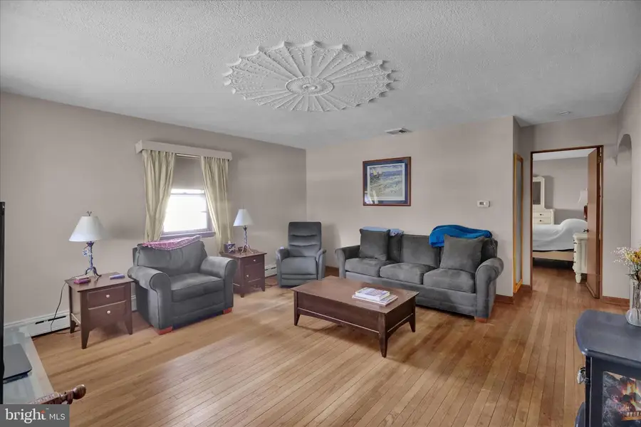 606 Carsonia Ave, Reading, PA 19606 - #3