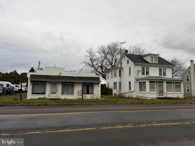 15835 E Kutztown Rd, Maxatawny, PA 19538 - #1