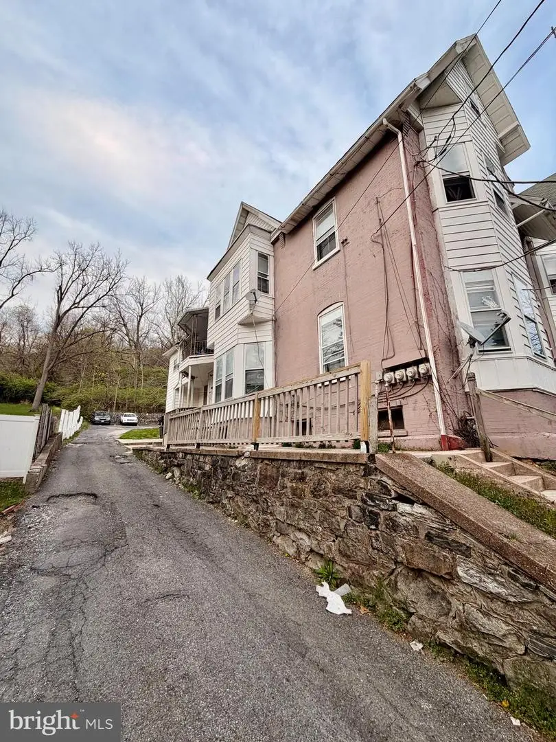 1601 Mineral Spring Rd, Reading, PA 19602 - #3