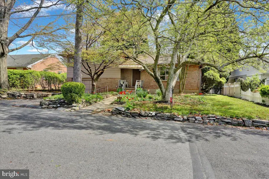 29 Keppel Ave, Reading, PA 19609 - #2