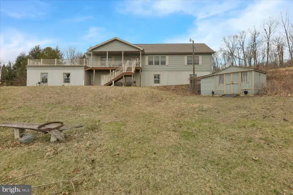 132 Strausser Rd, HAMBURG, PA 19526