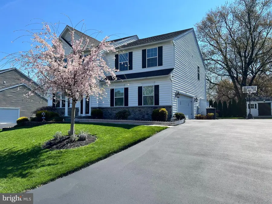 1668 E Thistle Dr, Reading, PA 19610 - #2