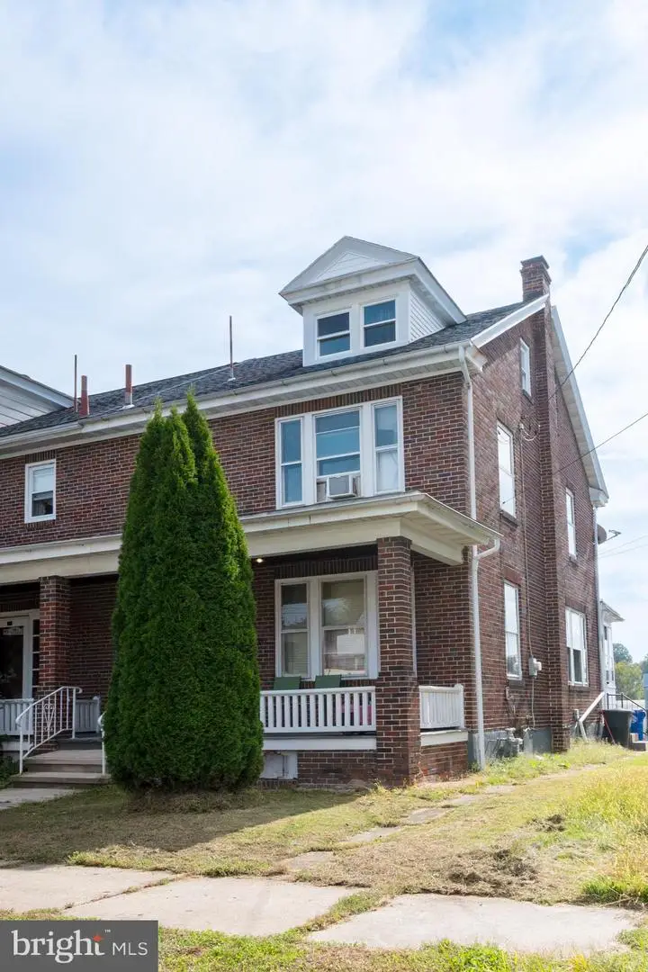 1020 Meade St, Reading, PA 19611 - #2