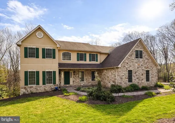 820 Oregon Rd, MOHNTON, PA 19540