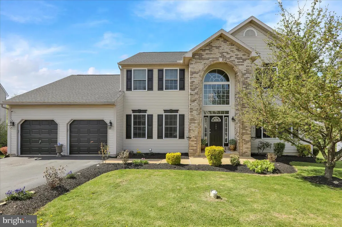 208 N Sandy Ln, Reading, PA 19608 - #1