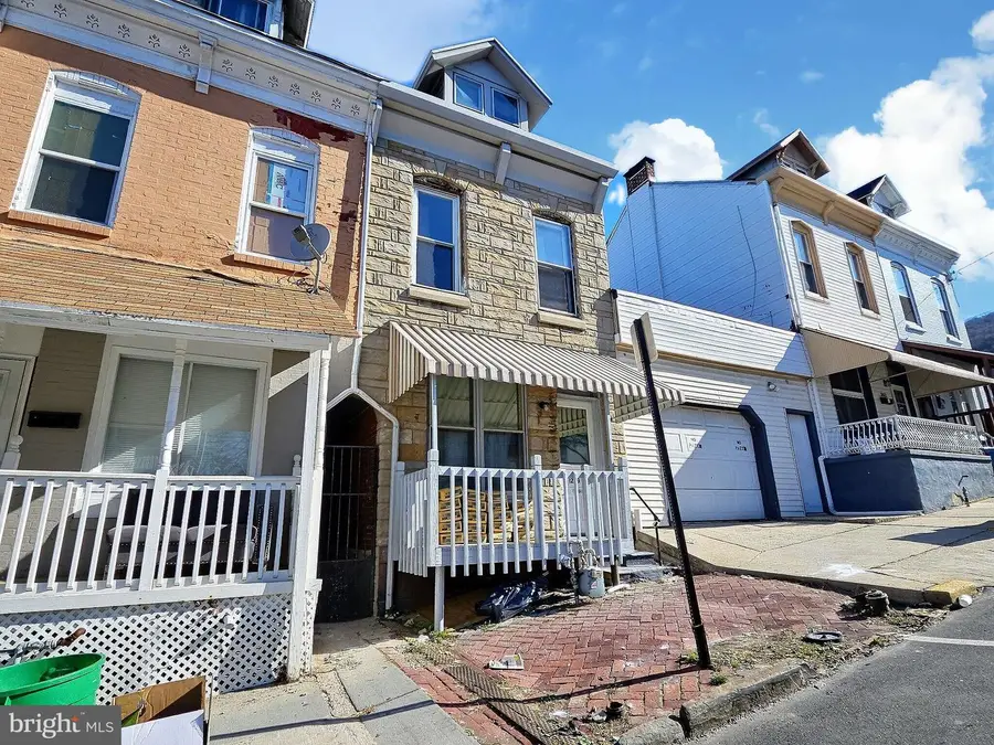 1249 Greenwich St, Reading, PA 19604 - #2