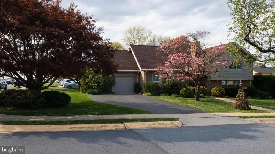 517 Berks Pl, Reading, PA 19609 - #3