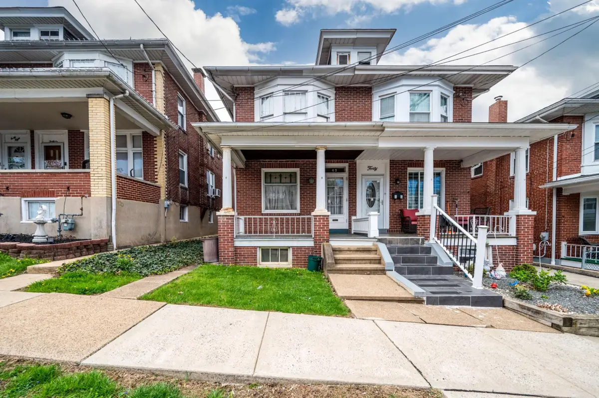 42 Crestmont St, Reading, PA 19611 - #1