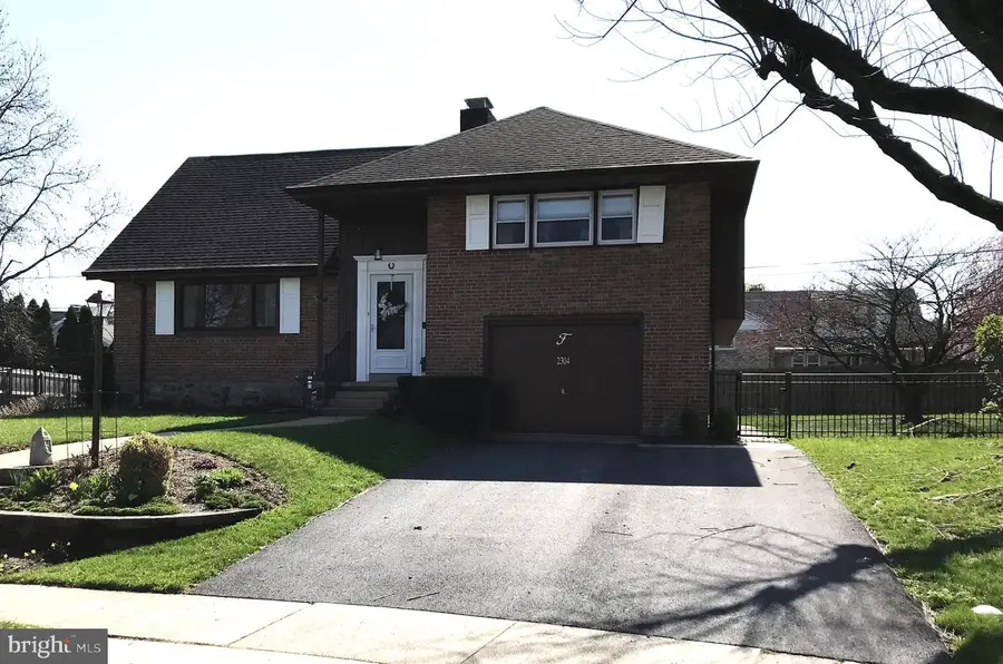 2304 Wassner Dr, Reading, PA 19609 - #2