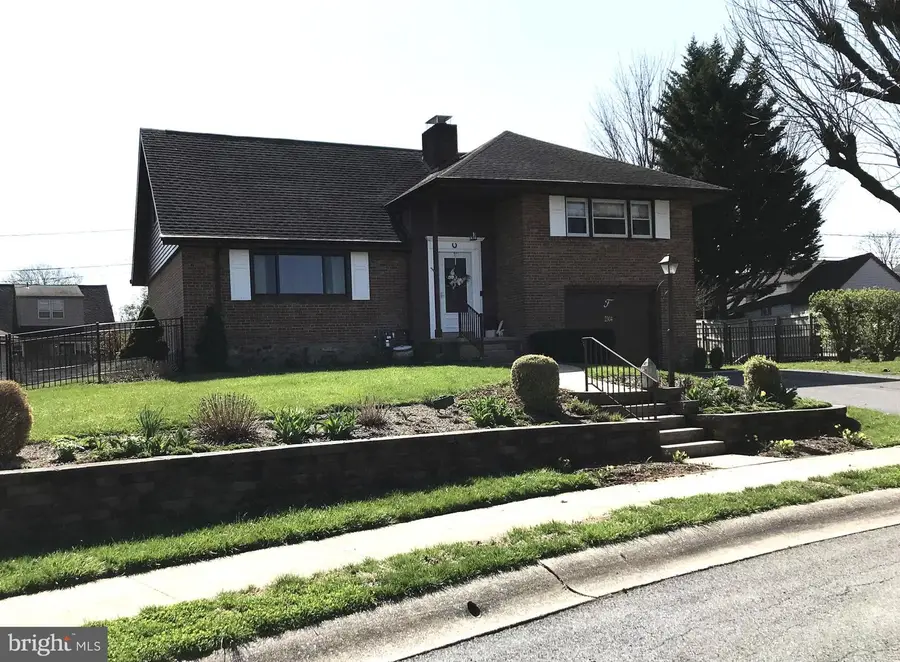 2304 Wassner Dr, Reading, PA 19609 - #3