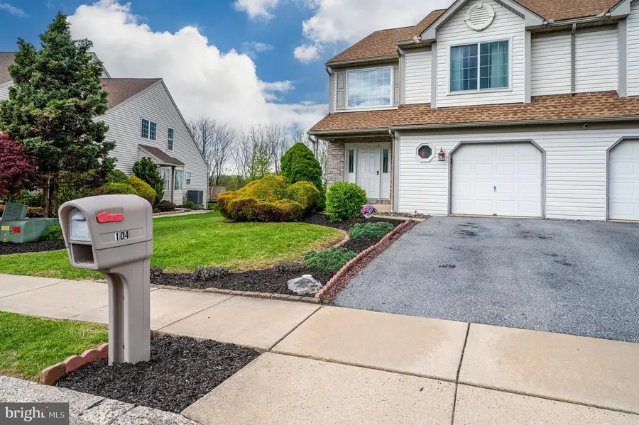 104 Michigan Dr, Reading, PA 19608 - #3