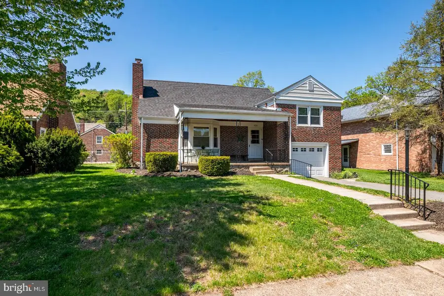 920 Brighton Ave, Reading, PA 19606 - #2