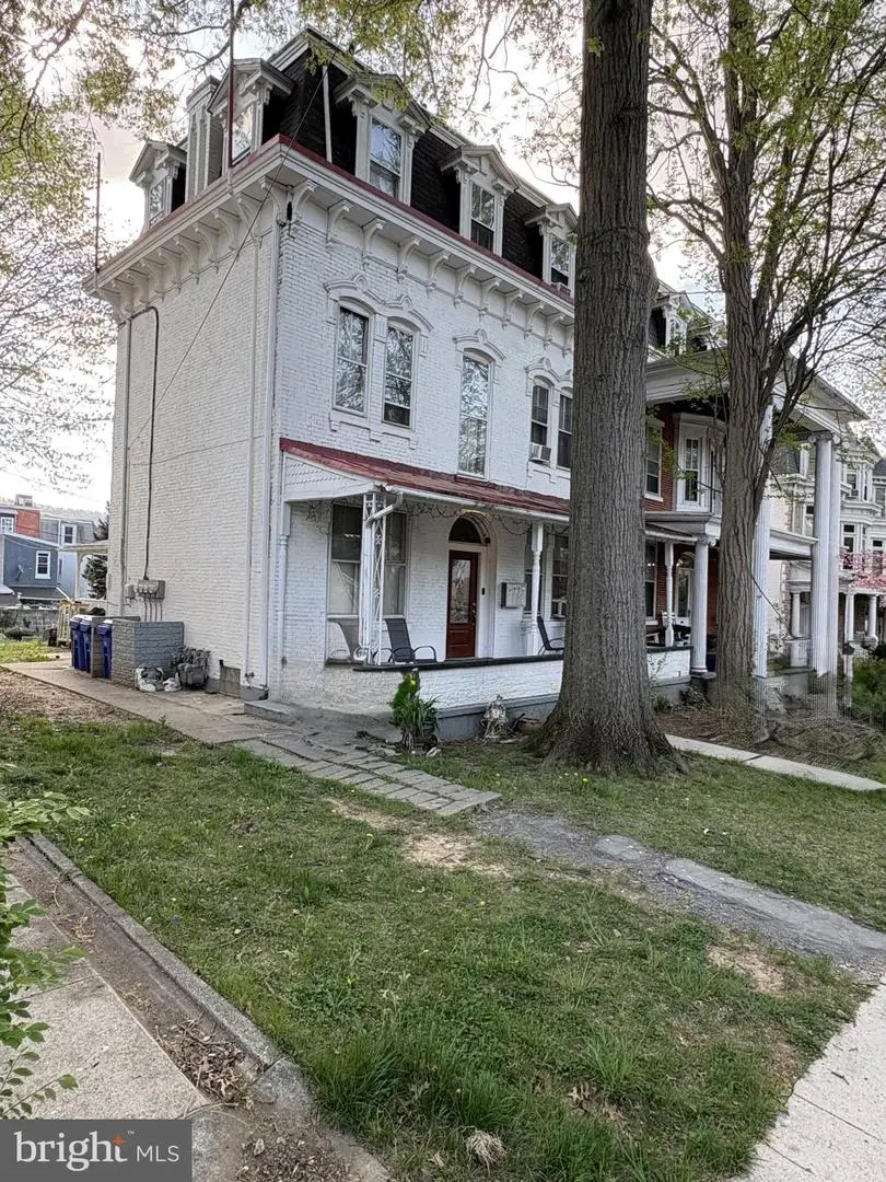 921 N 3rd St, Reading, PA 19601 - #1