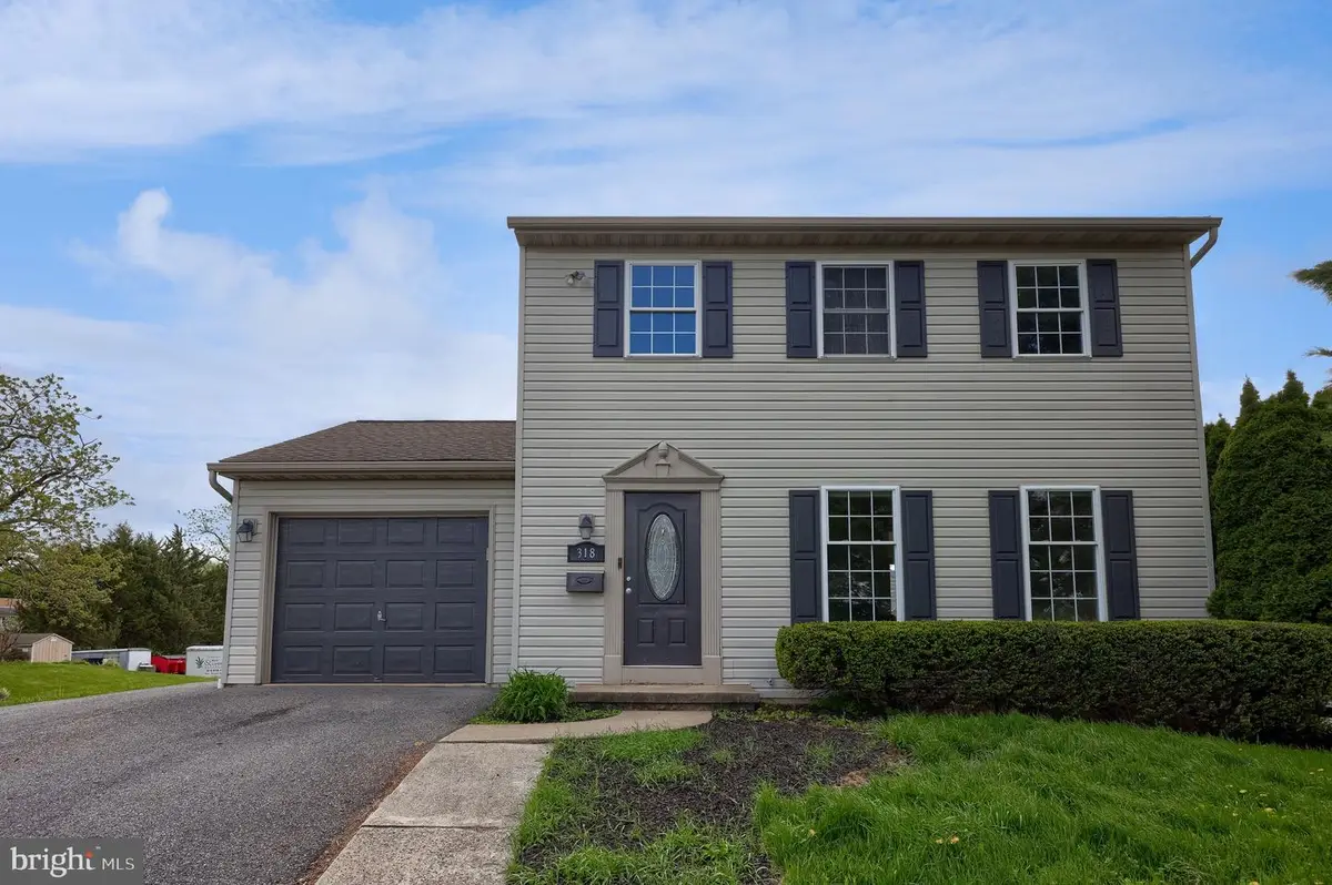 318 N Dwight St, Reading, PA 19609 - #1