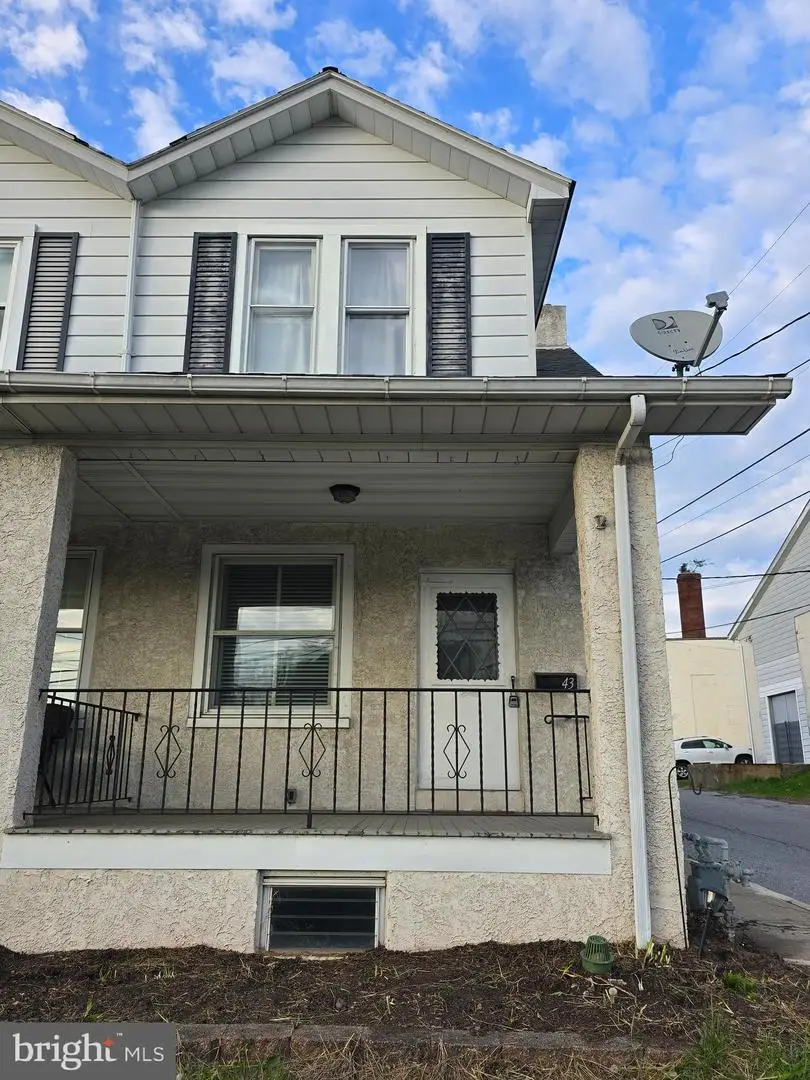 43 E 2nd St, Boyertown, PA 19512 - #1