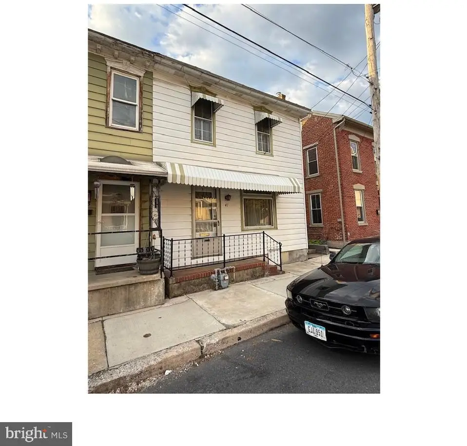 41 W Washington St, Fleetwood, PA 19522 - #1