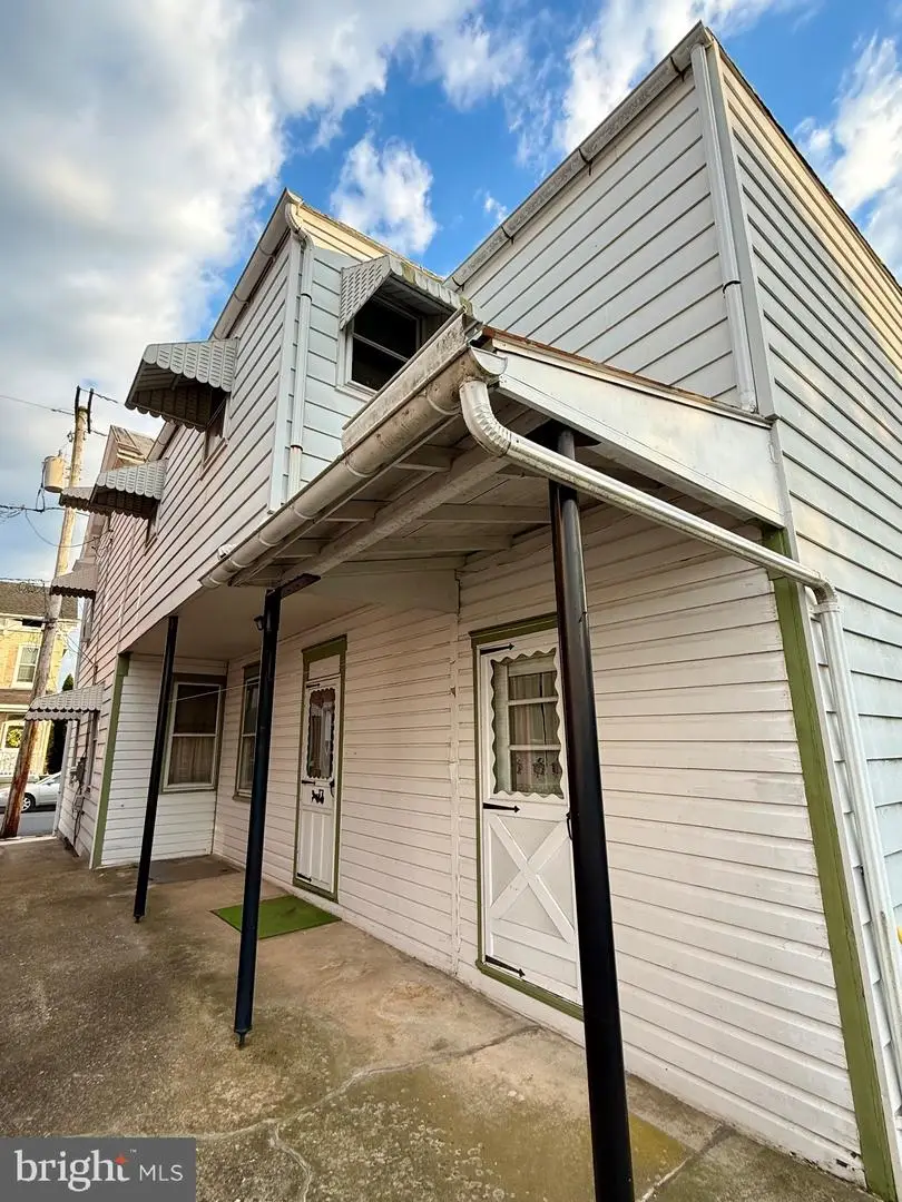 41 W Washington St, Fleetwood, PA 19522 - #3