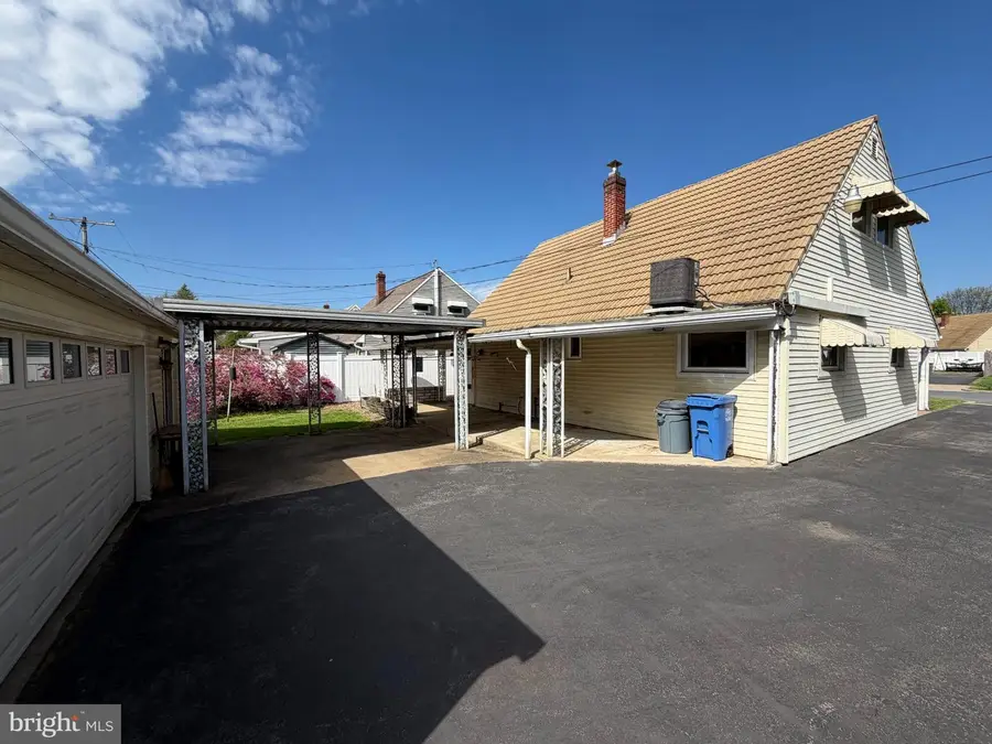 704 El Hatco Dr, Temple, PA 19560 - #2