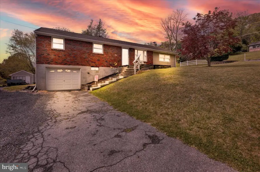 124 Hill Ave, Mohnton, PA 19540 - #3