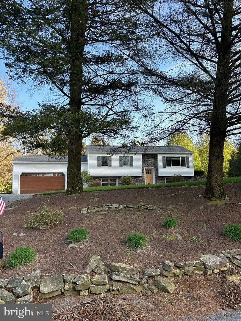 18 Deer Path Rd, Robesonia, PA 19551 - #1