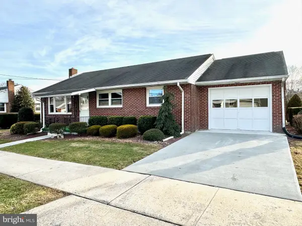 108 Lincoln Ave, ROBESONIA, PA 19551