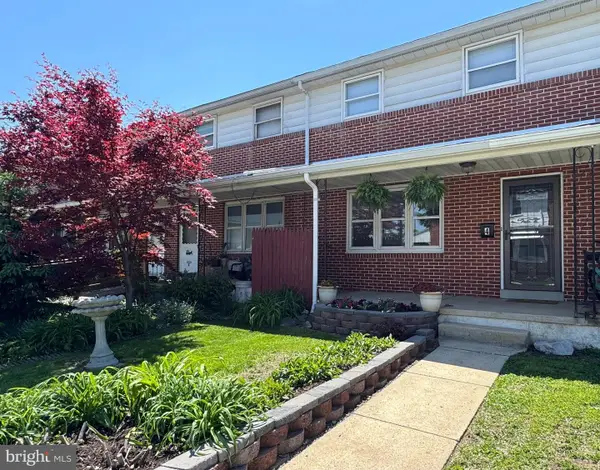 4 S Buttonwood St, FLEETWOOD, PA 19522