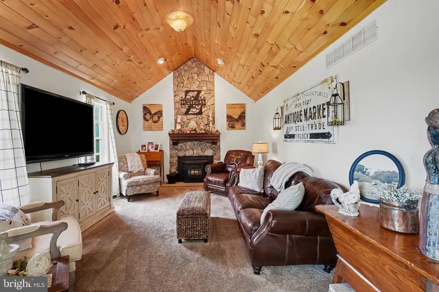 33 Cubbler Ct, Bechtelsville, PA 19505 - #2