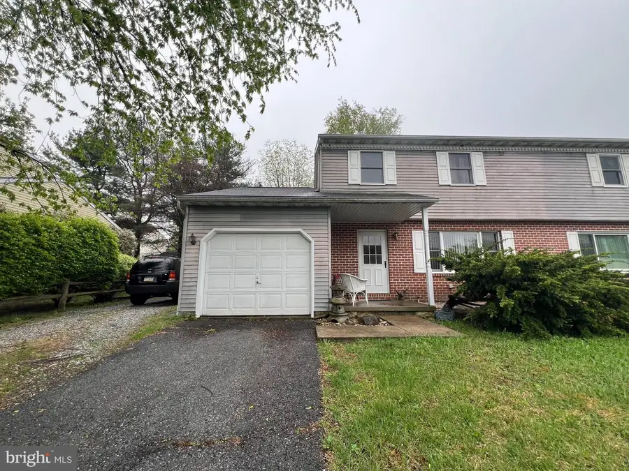 1776 Acorn Dr, Reading, PA 19608 - #2