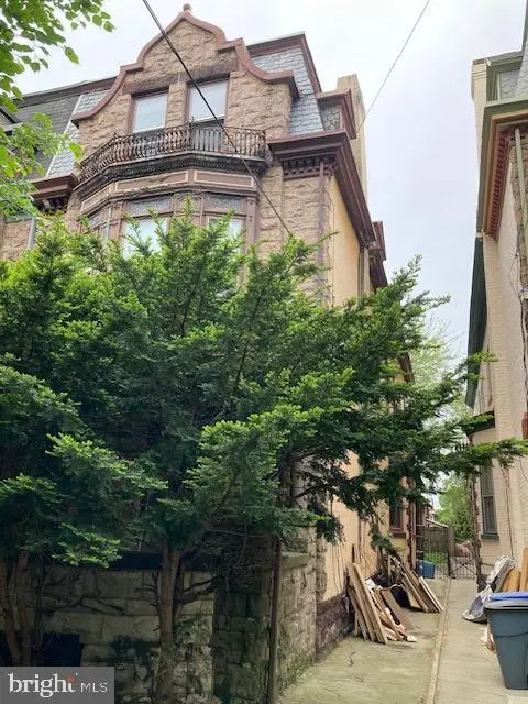 806 N 3rd St, Reading, PA 19601 - #1