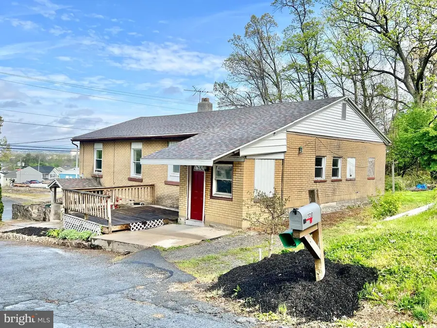 1310 Hay Rd, Temple, PA 19560 - #2