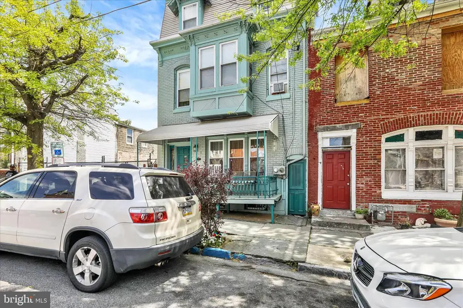 407 S 7th St, Reading, PA 19602 - #3