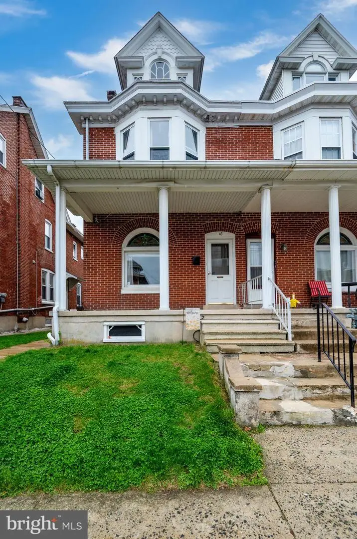 16 E Washington St, Fleetwood, PA 19522 - #2