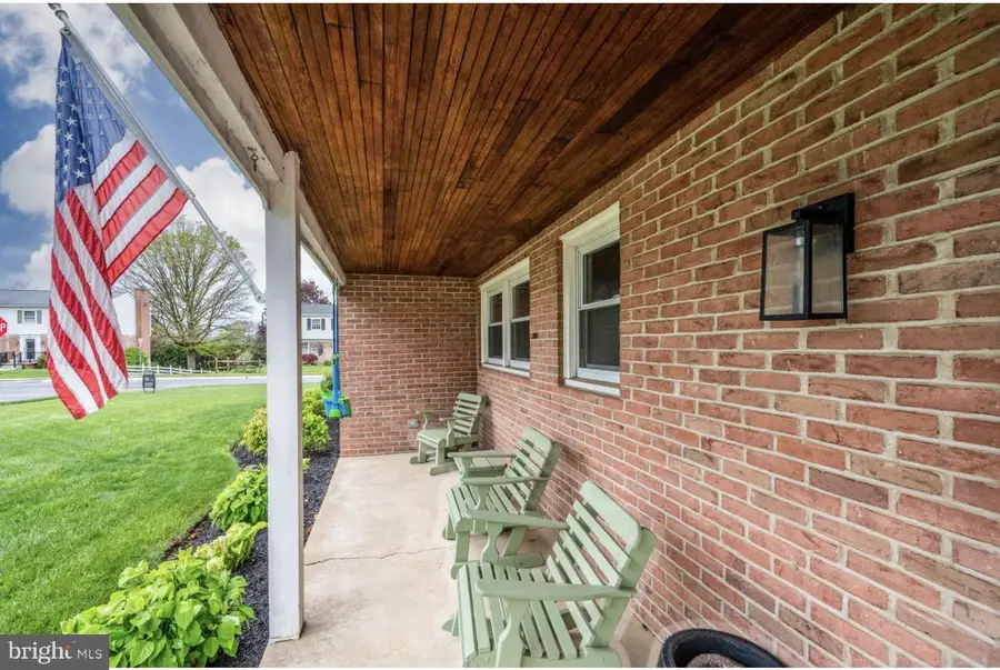 1519 Durwood Dr, Reading, PA 19609 - #2