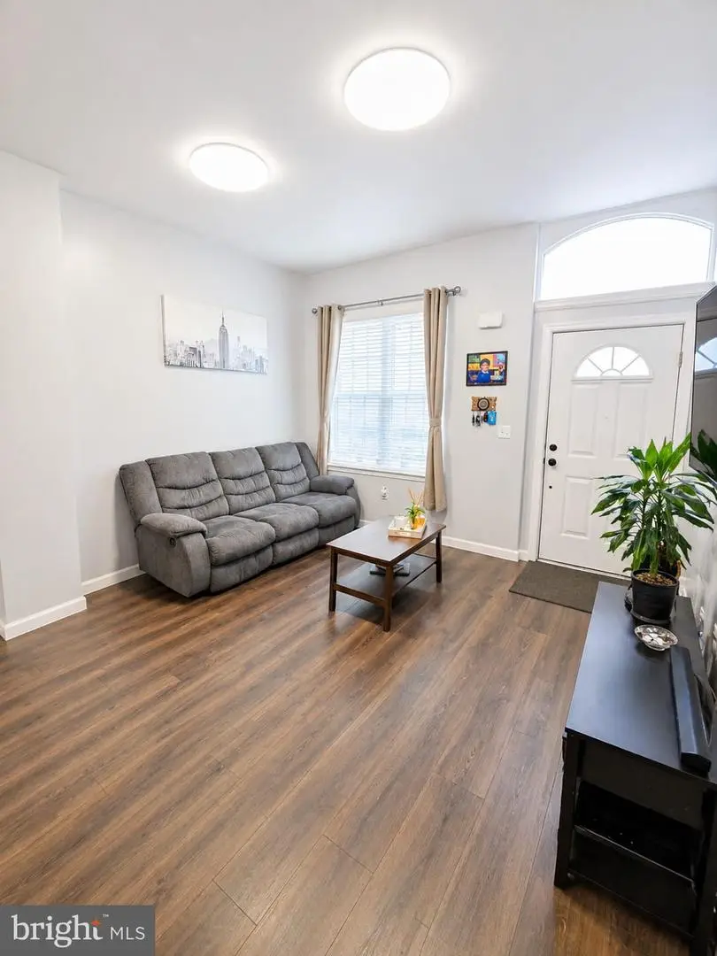 304 N 4th St, Reading, PA 19601 - #3