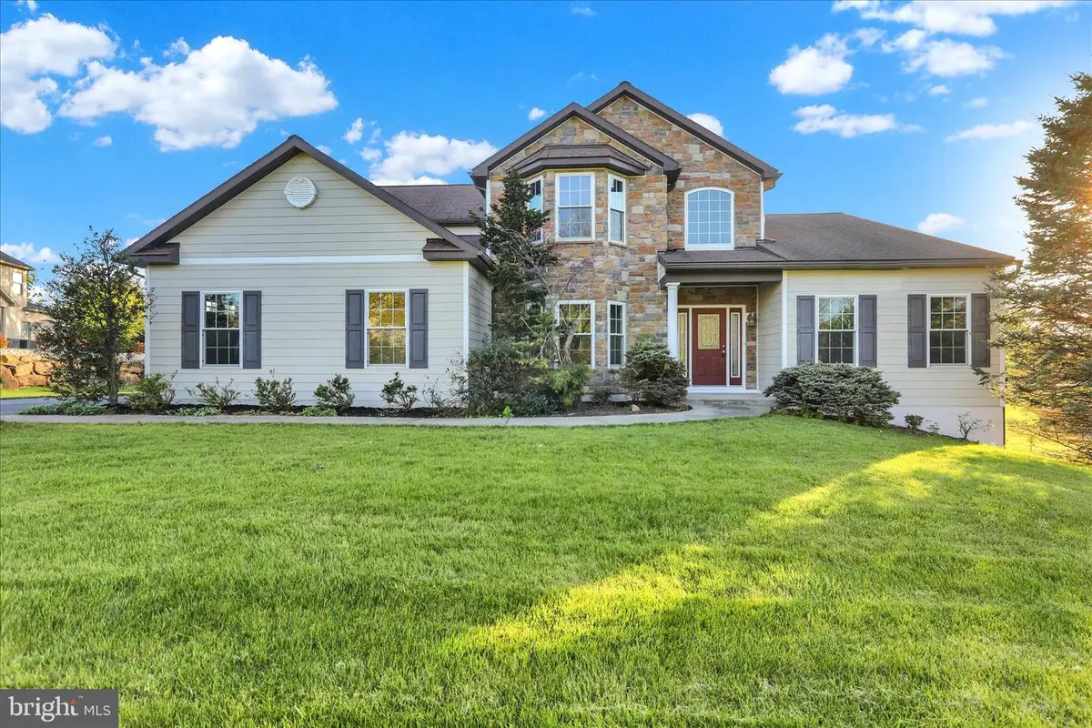 46 Augusta Ln, Fleetwood, PA 19522 - #1