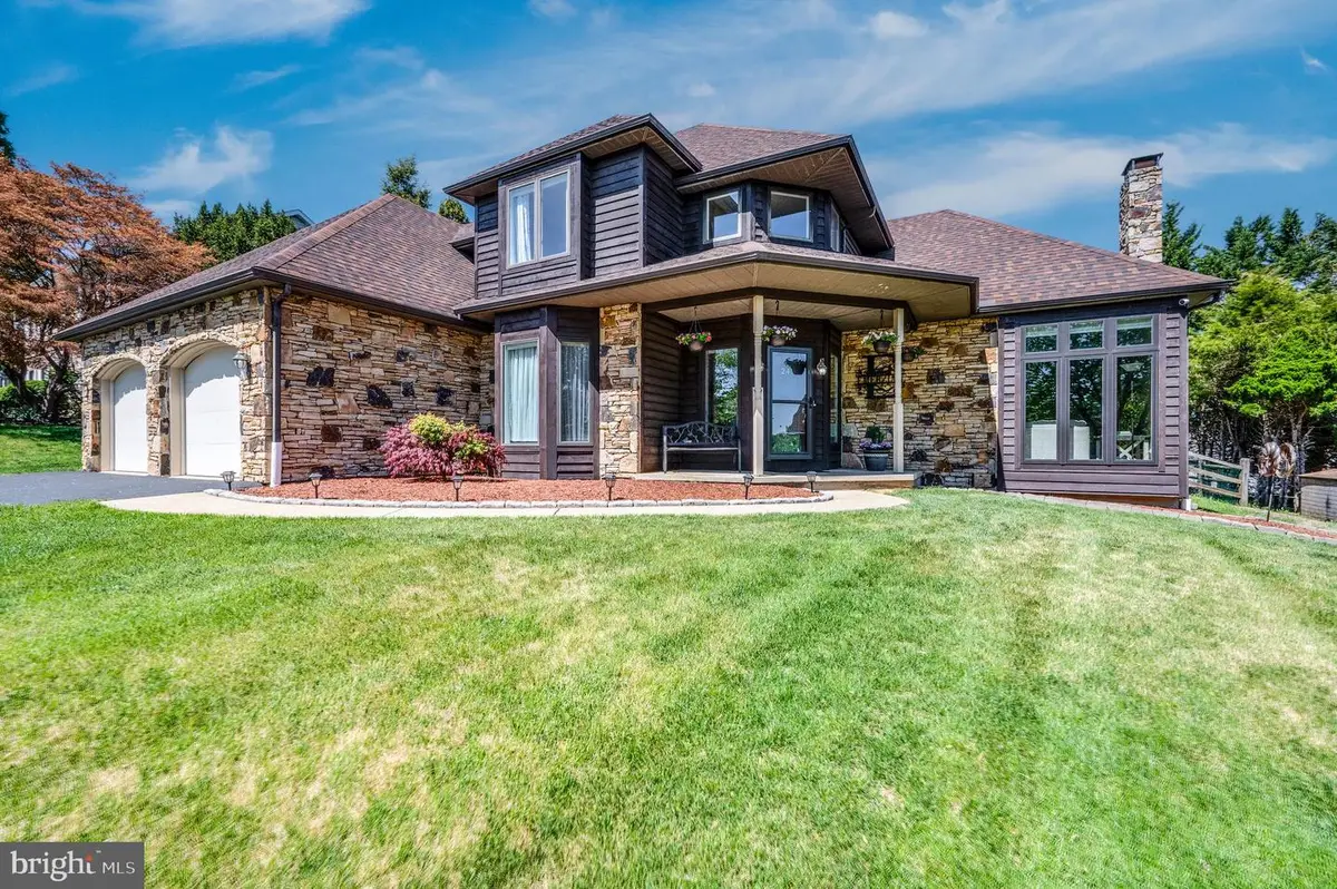 24 Sycamore Dr, Reading, PA 19606 - #1