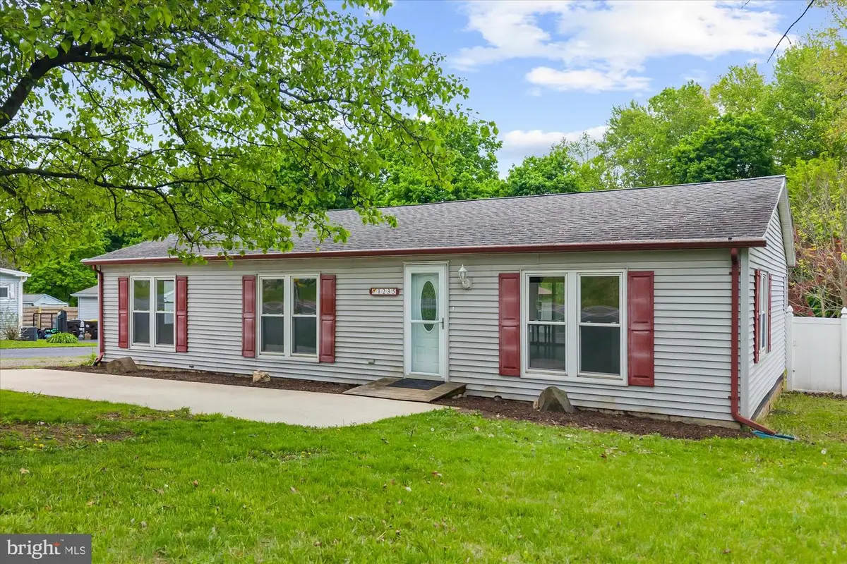 1235 E Main St, Douglassville, PA 19518 - #1