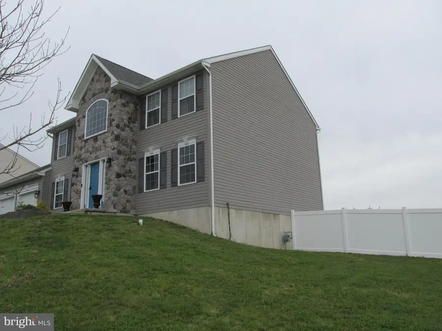 15 Bisbee Dr, Leesport, PA 19533 - #2