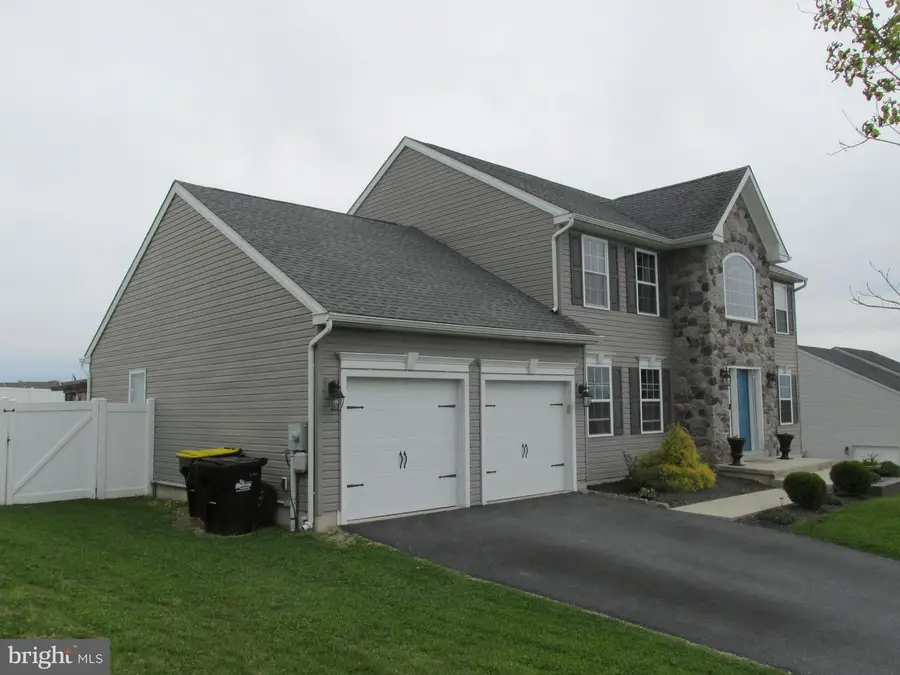 15 Bisbee Dr, Leesport, PA 19533 - #3