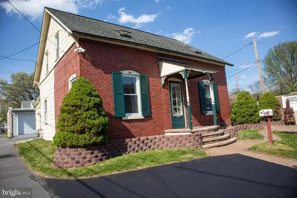2129r Spring St, WEST LAWN, PA 19609