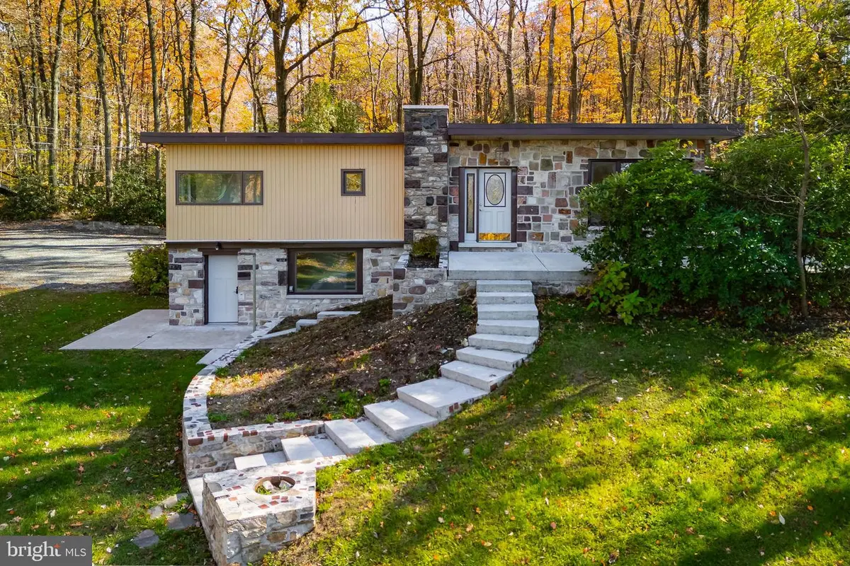 3211 Pricetown Rd, Fleetwood, PA 19522 - #1