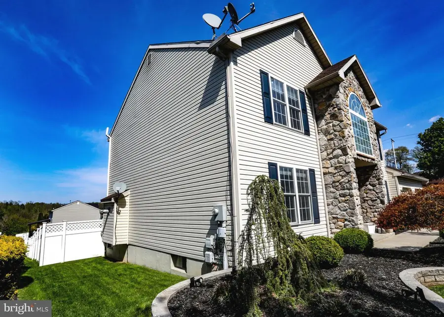 4961 Dunham Dr, Reading, PA 19606 - #2